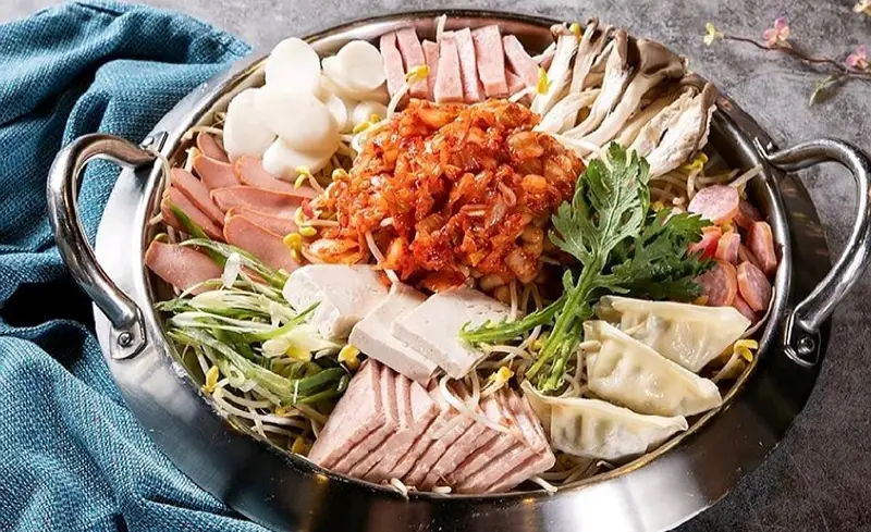 쉐프의부대찌개 & 10번가고깃집 수원탑동점 사진 3