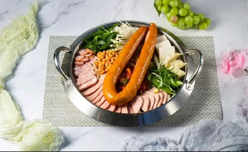 쉐프의부대찌개 & 10번가고깃집 수원탑동점 사진 6